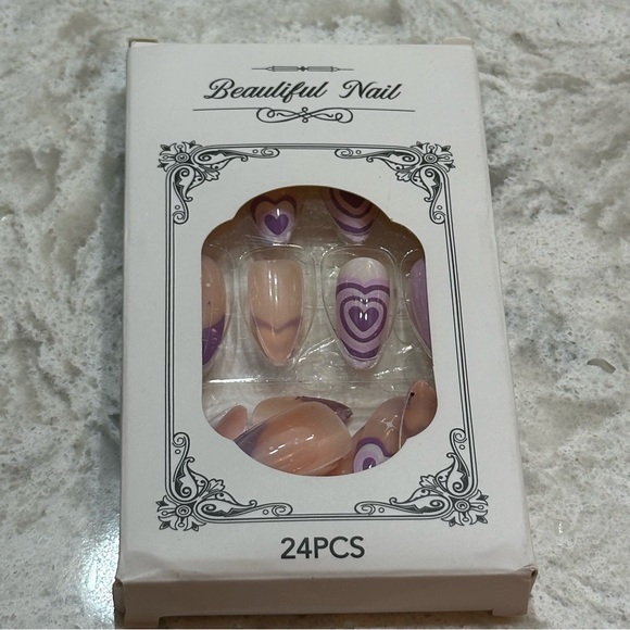 24 Piece Purple Heart Press On Nails NWT Almond Medium Length - Picture 3 of 4